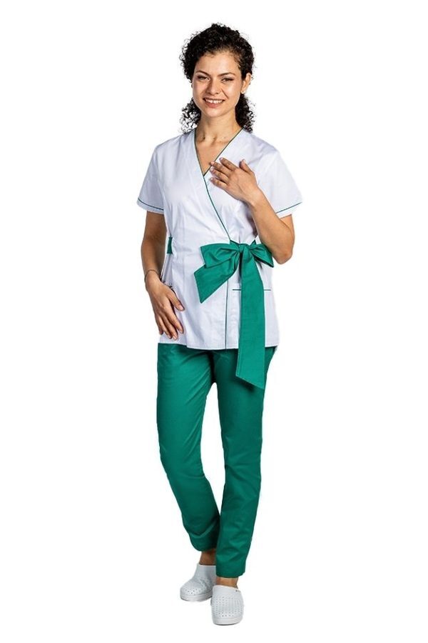 Bel kimono medicinski kombinezon z zelenimi robovi in vrvico z metuljčkom 